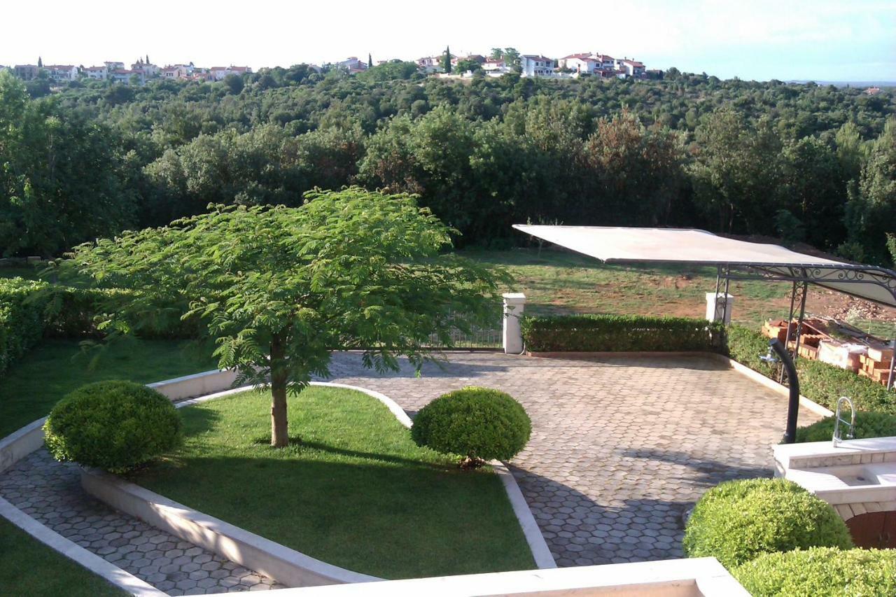 Banjole Yards Apartman